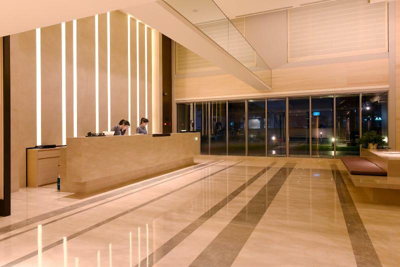 Hotel Cozzi Ximen Tainan Bagian luar foto