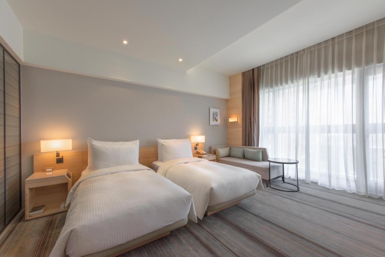 Hotel Cozzi Ximen Tainan Bagian luar foto